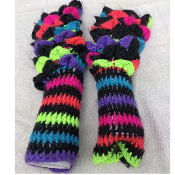 NEW LISTING‼️Crochet Fingerless Gloves/Arm Warmers - Picture 4 of 4